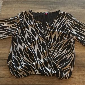 Silky B&W Blouse; size Large